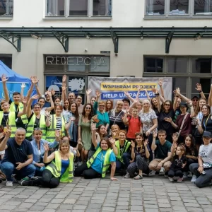 Akcja charytatywna “Pakujemy 700 paczek dla Ukrainy” zebrała blisko 100 wolontariuszy!